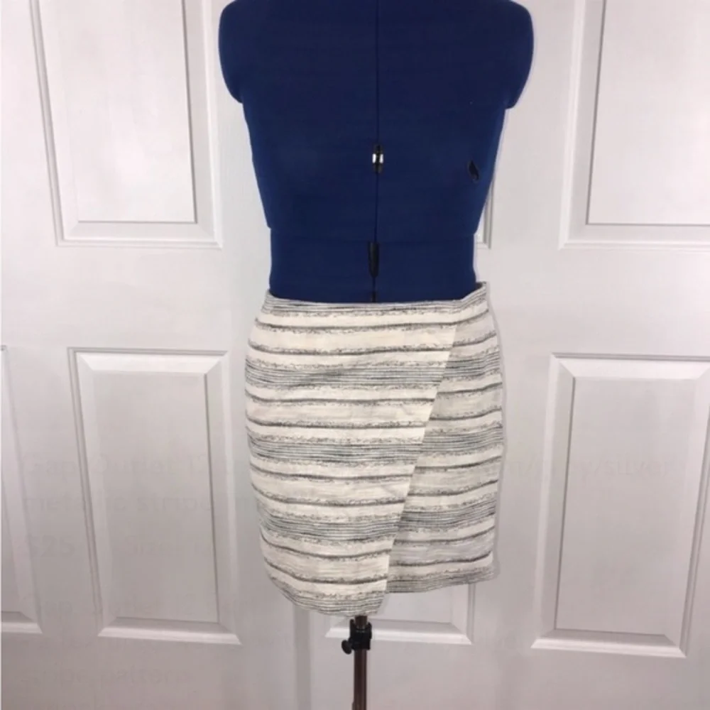 Gap Factory 12 textured weave cream/grey/silver metallic stripe mock wrap skirt‎